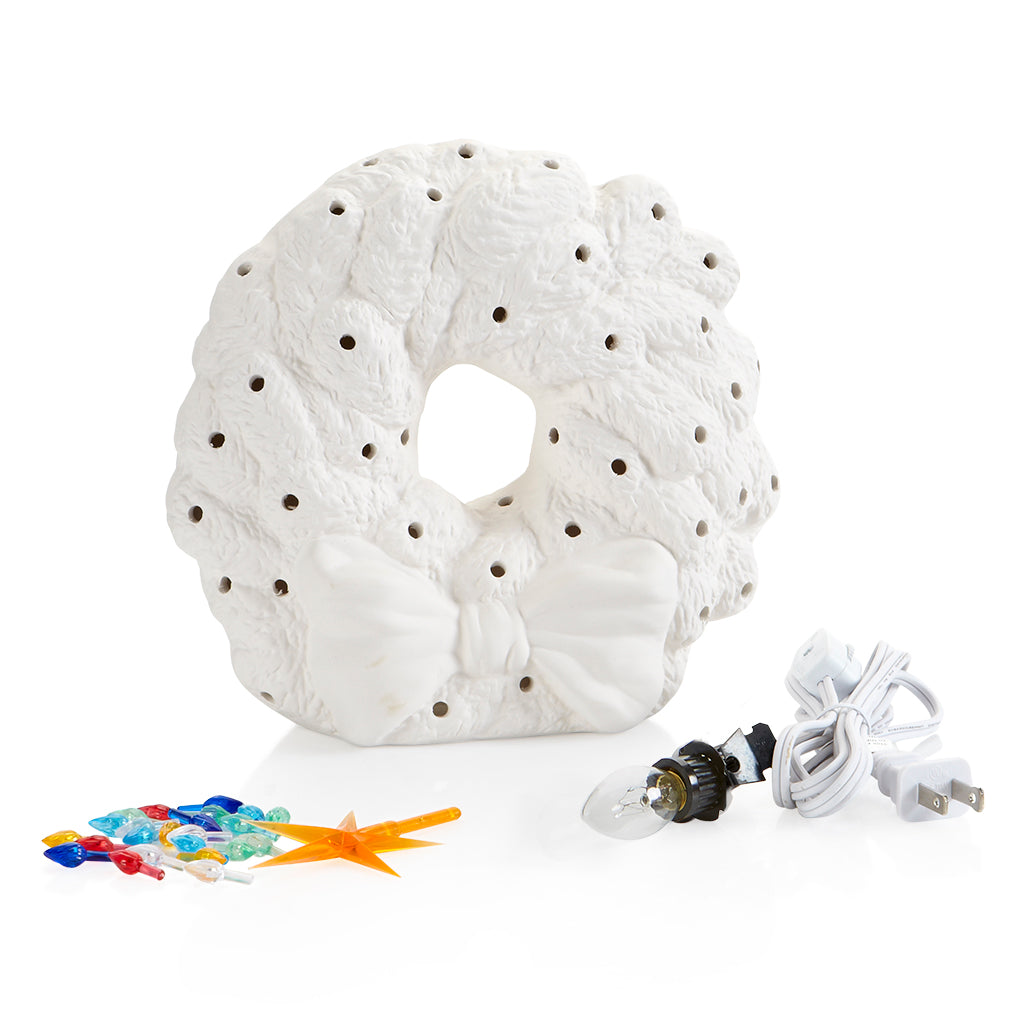 5227 Wreath with Lights 7.5H x 8W